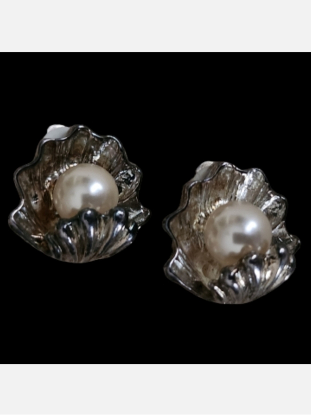 VTG Clip Pearl/Seashell Silver Tone